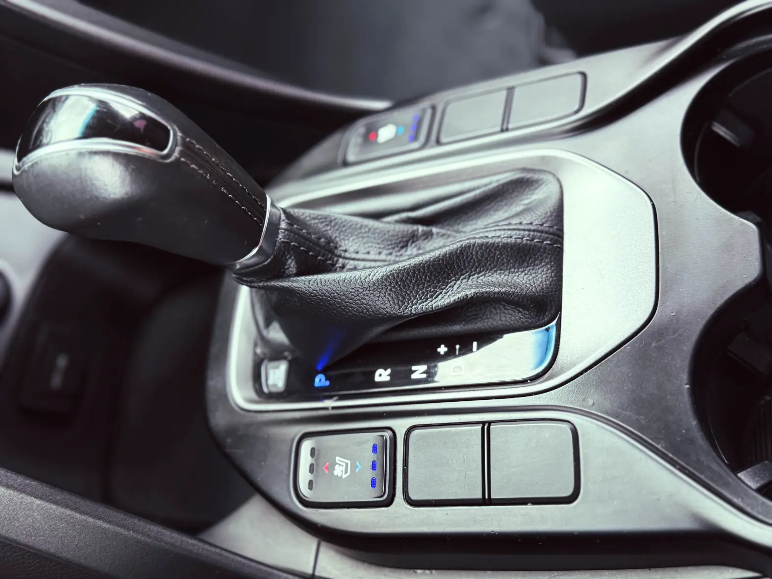 Image of Hyundai Santa Fe 2014