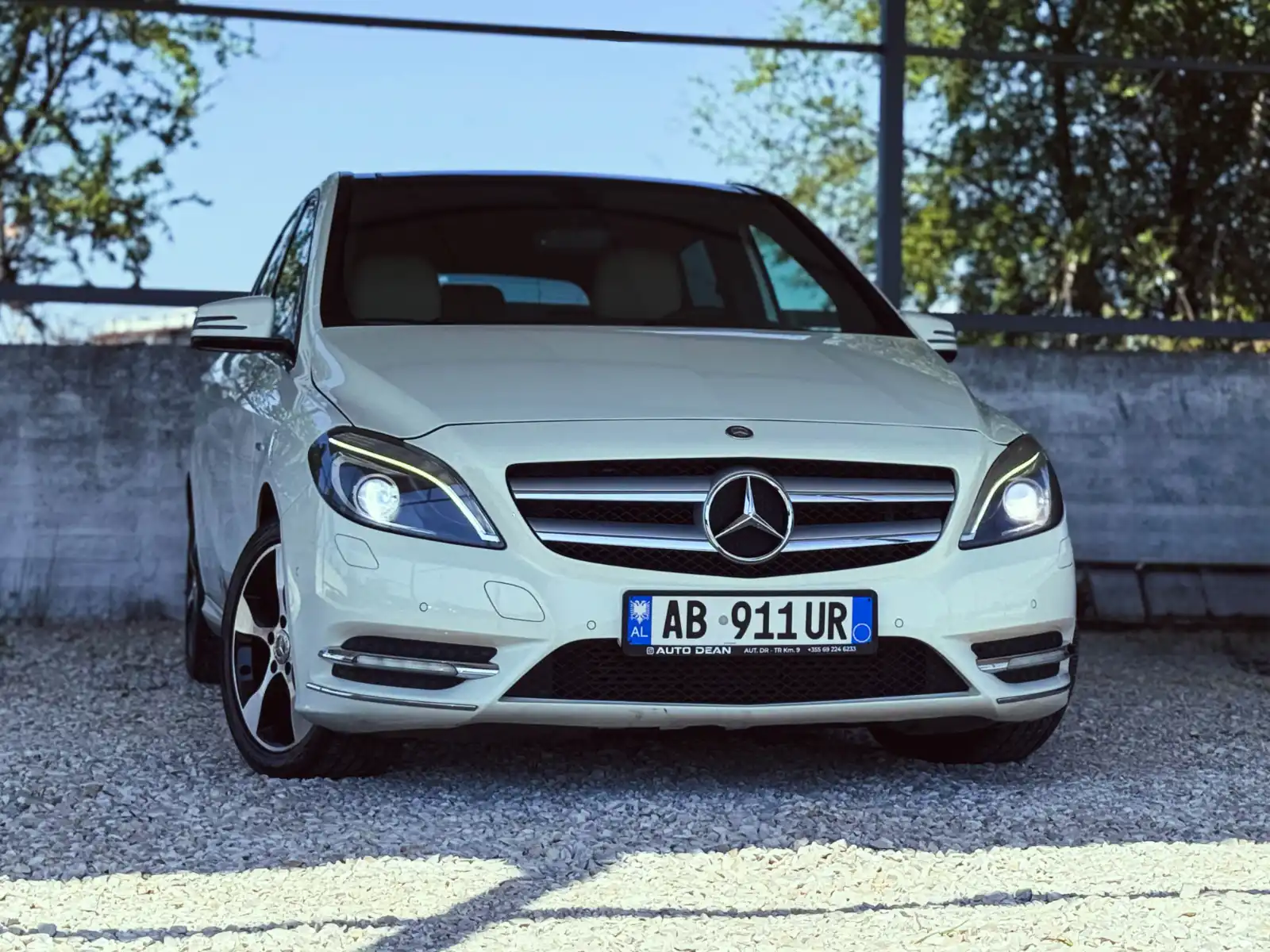 Image of Mercedes Benz (B-Class)  2012