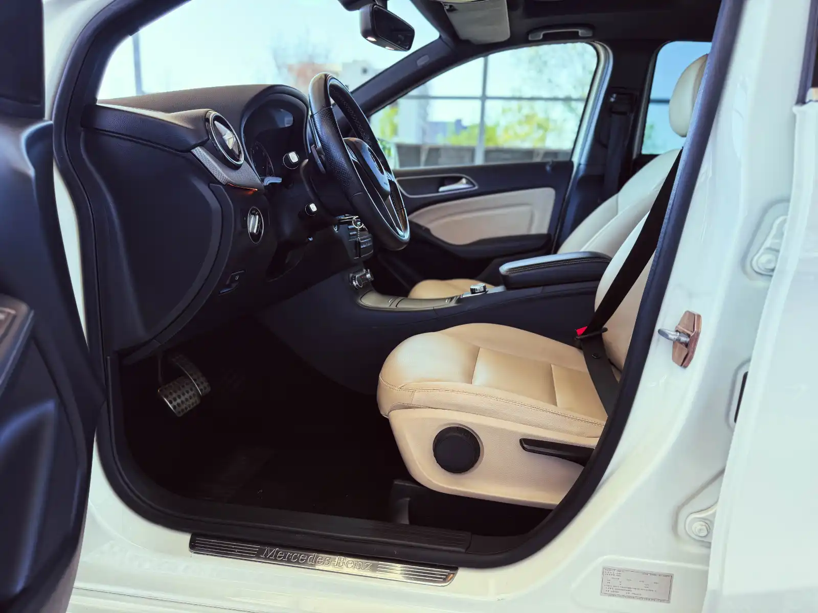 Image of Mercedes Benz (B-Class)  2012