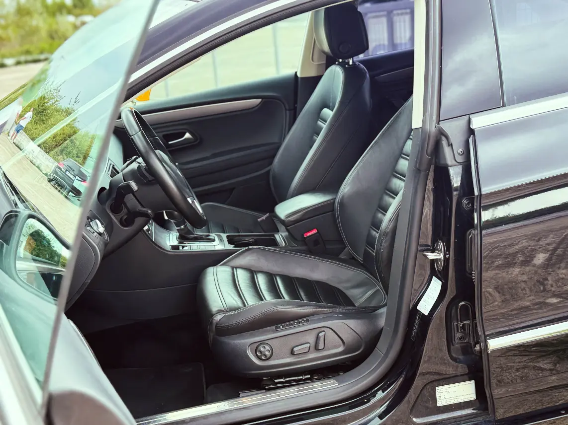 Image of Volkswagen Passat CC 2013